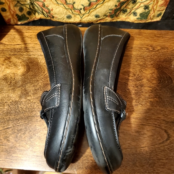 Clark's Women's Slip On Leather Shoe | Size 6W - Picture 4 of 6